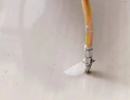 宜昌市瓷砖空鼓维修公司专业解答在瓷砖铺贴过程中，如果使用的砂料过粗（如全部使用了粗砂），可能会导致以下问题